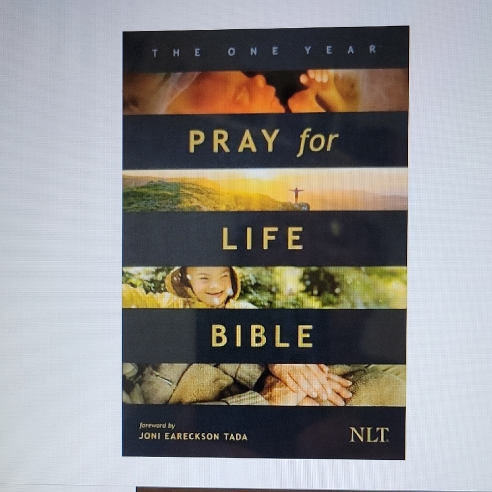 The One Year Pray For Life Bible NLT: A Daily Call For Prayer
